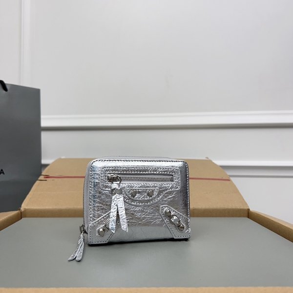 超激安ブランド財布偽物正面デザイン